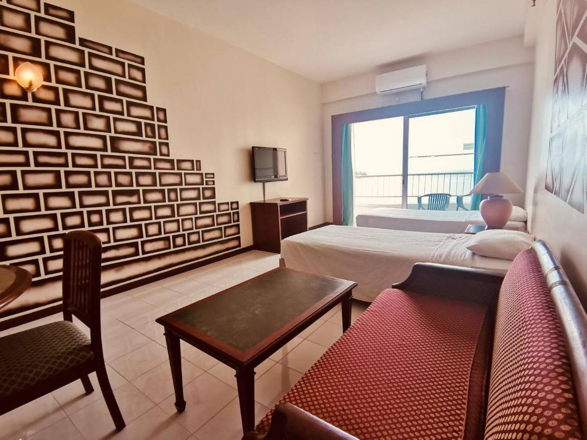 Seaview Deluxe Studio Couples Room S Tanjung Bungah (Penang) Buitenkant foto