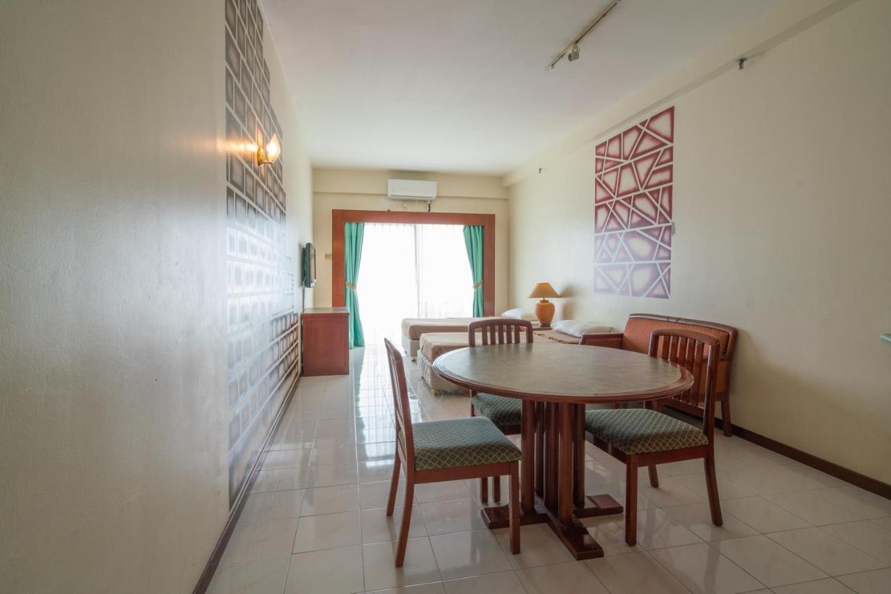 Seaview Deluxe Studio Couples Room S Tanjung Bungah (Penang) Buitenkant foto