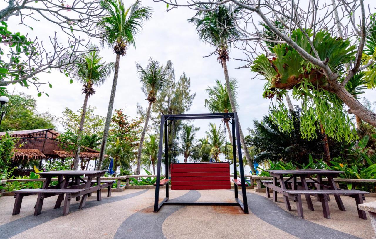 Seaview Deluxe Studio Couples Room S Tanjung Bungah (Penang) Buitenkant foto
